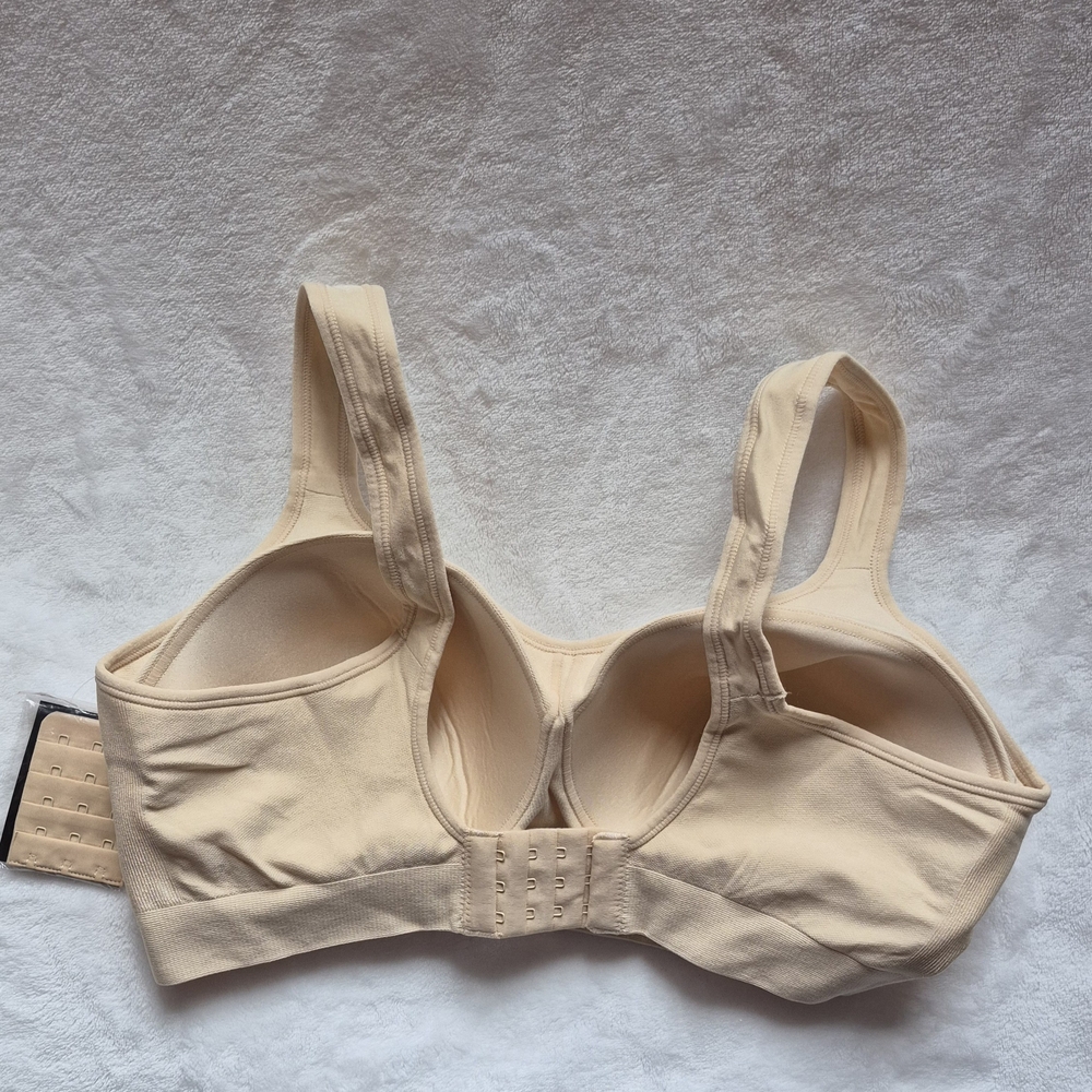Underoutfit The Comfort Shaping Bra - Picture 4 of 9